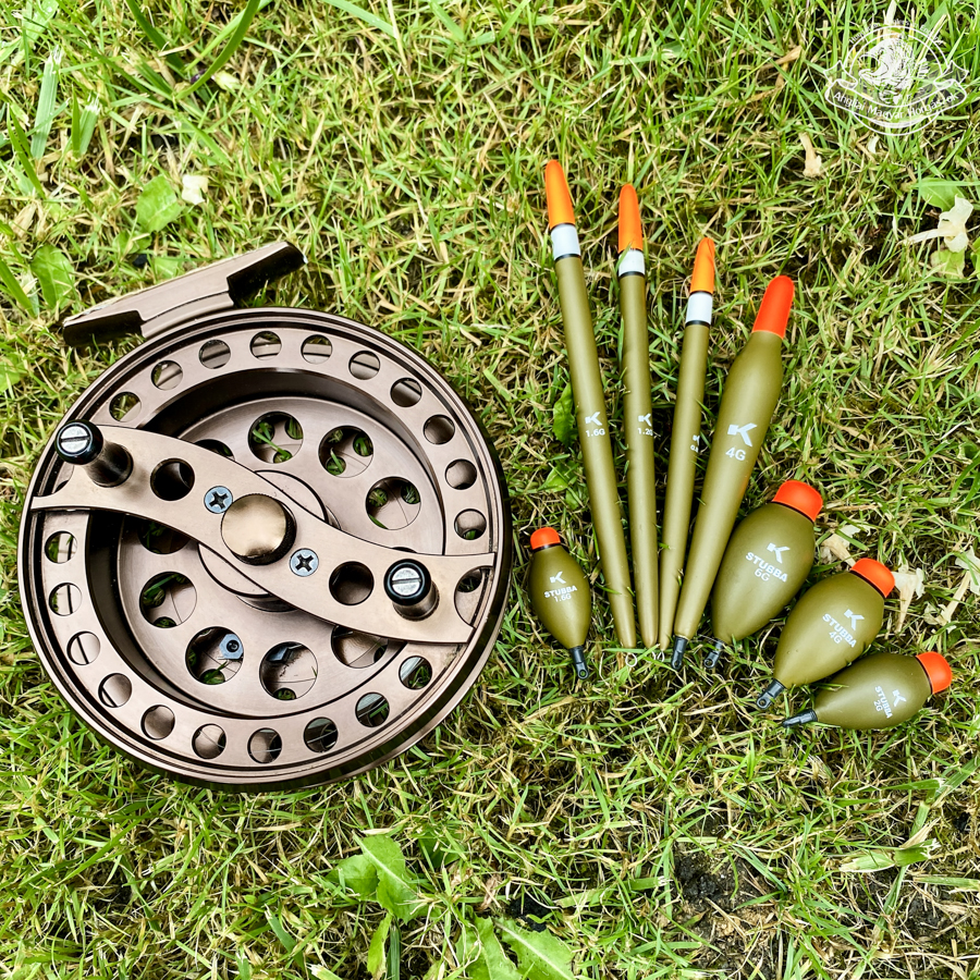 Okuma Aventa VT 1002 centerepin orsó és Korum úszók